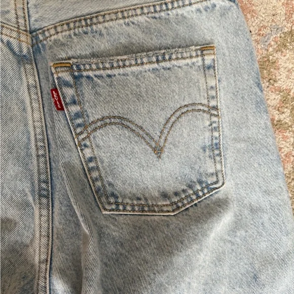Levi’s Ribcage Straight Ankle Lightwash Jeans - Picture 8 of 9